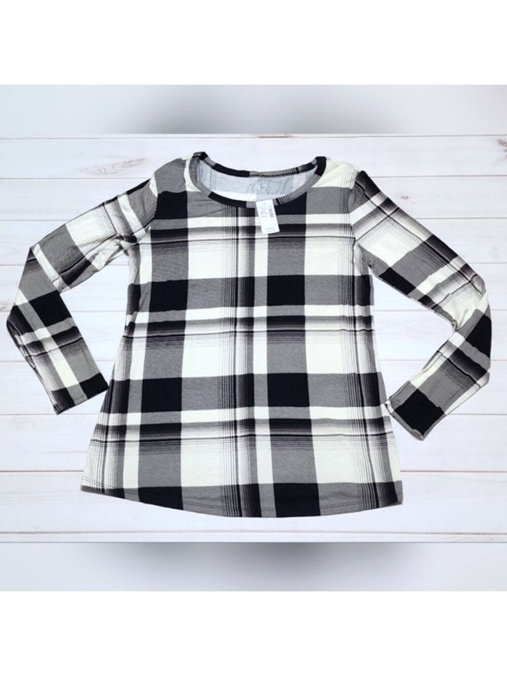 Maurices 24/7 Flawless Plaid Crew Neck Tee Size Small New With Tags